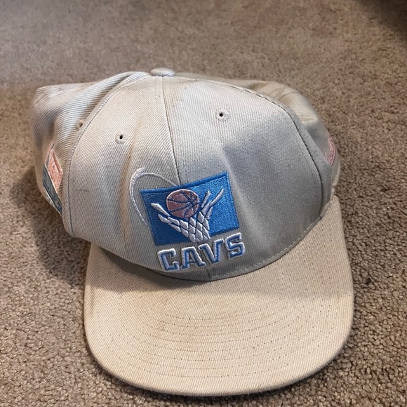 Cavs hat - Picture 1 of 4